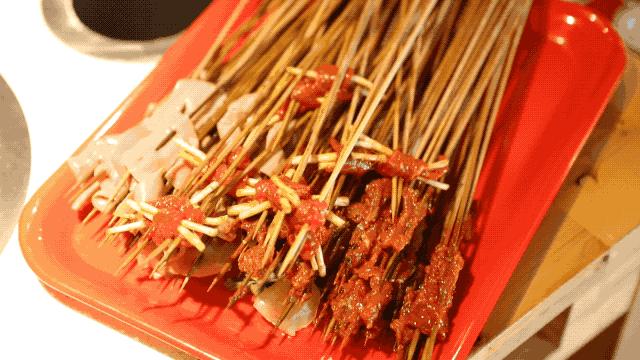 牛华麻辣烫视频,乐山喜绿缘牛华麻辣烫