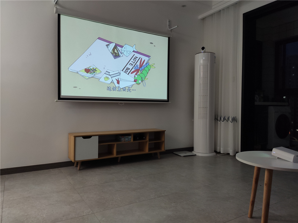 将电影院放进口袋里?天猫精灵“小白盒”便携智能投影仪评测