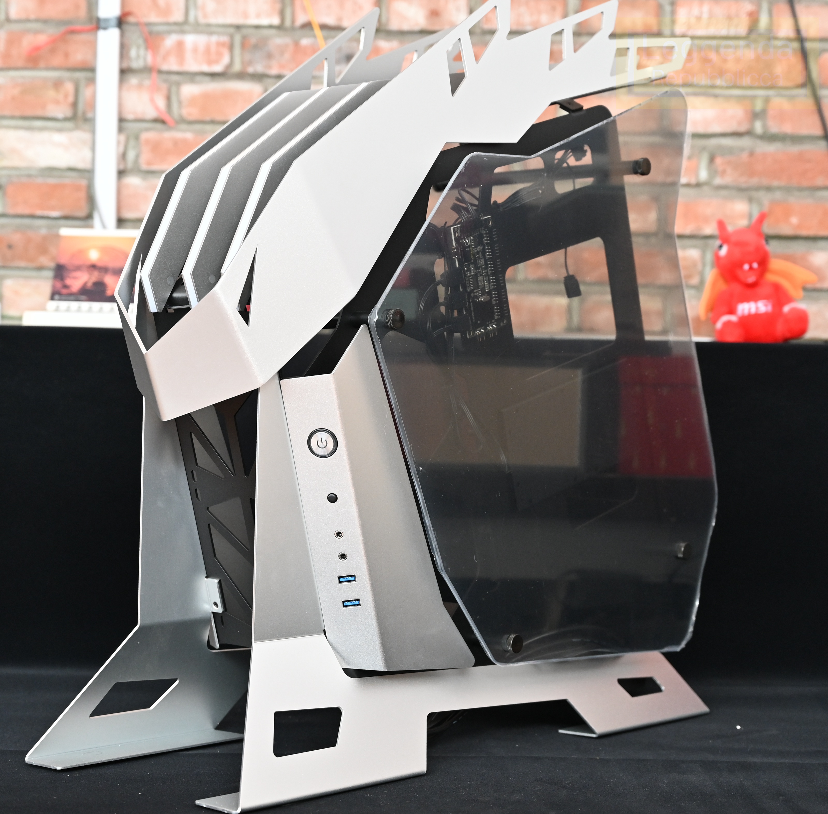 铁血战士机箱测评,大水牛铁血战士机箱分体水冷