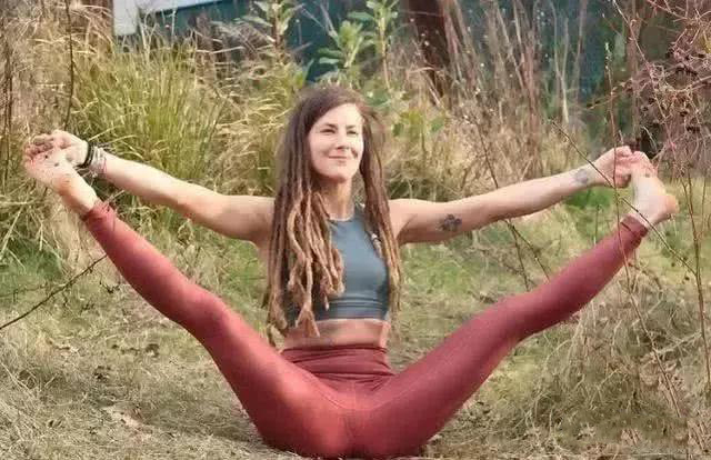 矫正腿型并瘦腿的瑜伽姿势,腿粗怎么减肥瑜伽视频教程