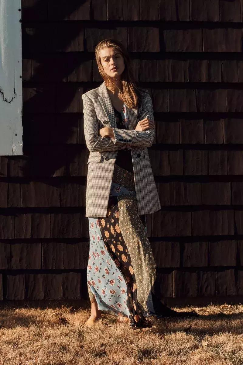 经典大衣的多种时髦穿法,裙摆大衣怎么穿好看