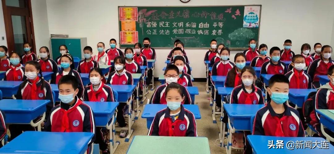 风雨中,“神兽”们返校了