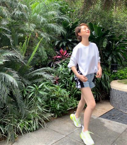 海清黑色礼服迷人短发,海清短发穿衣搭配