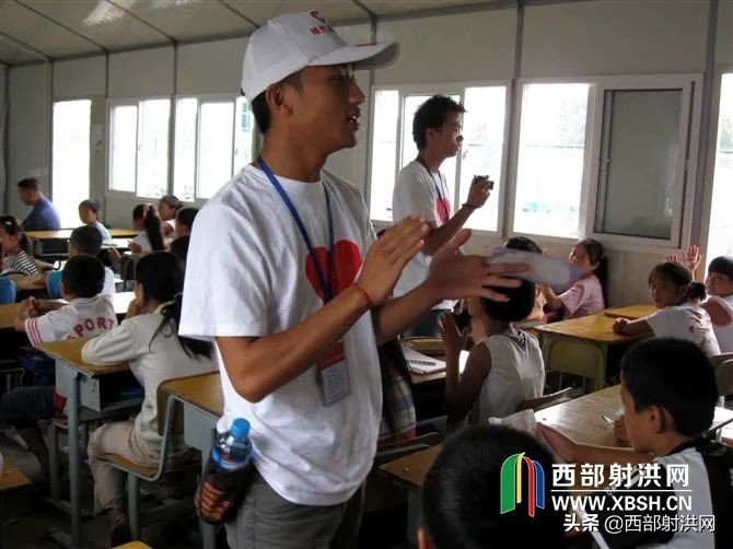 2008年汶川地震记者现场报道,2008年汶川地震伤感视频