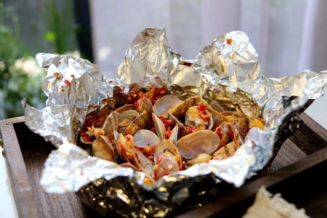 蒜蓉花甲粉丝锡纸做法,锡纸花甲粉蒜蓉酱的制作