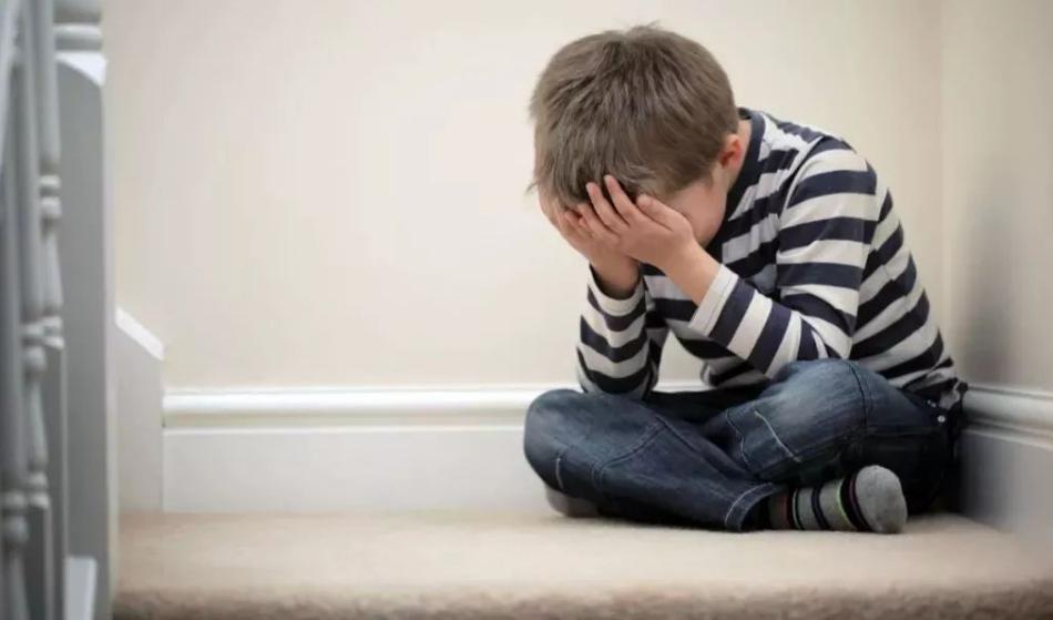 孩子调皮该怎么教训,孩子在家很调皮经常惹事怎么办