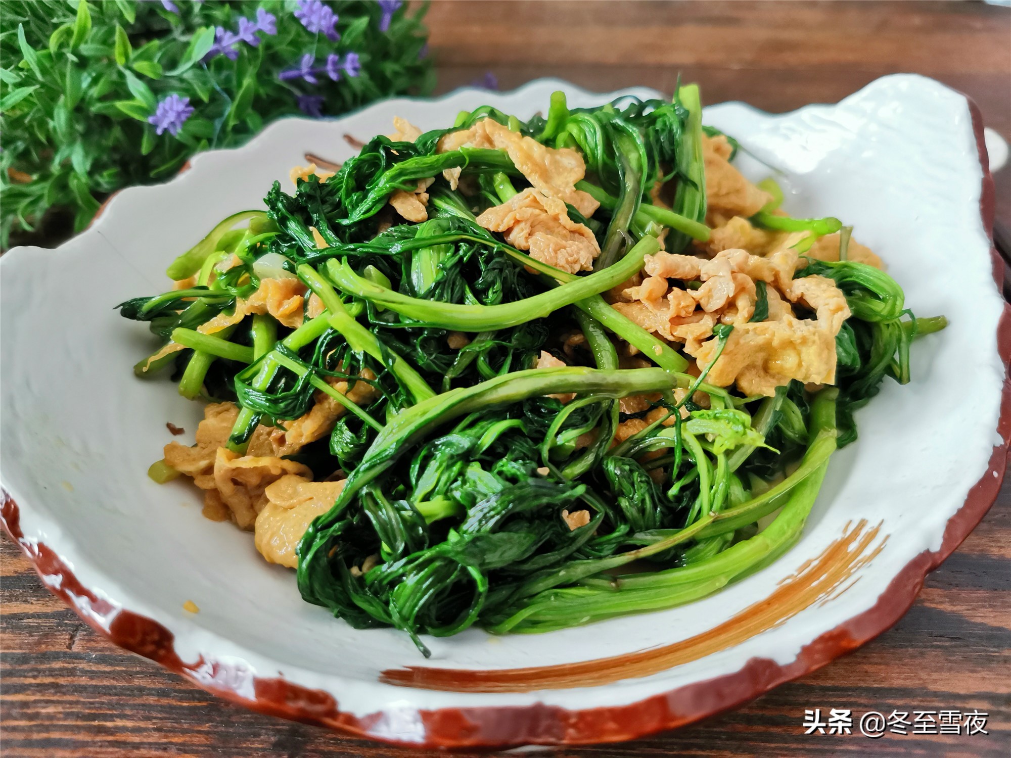 柳蒿芽鸡蛋怎么做好吃,柳蒿芽可以和鸡蛋一起吃吗