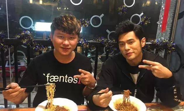 能把QQ音乐干崩溃的人，除了周杰伦还有谁？