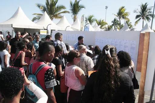 留尼汪在法国的地位,留尼汪离法国多远