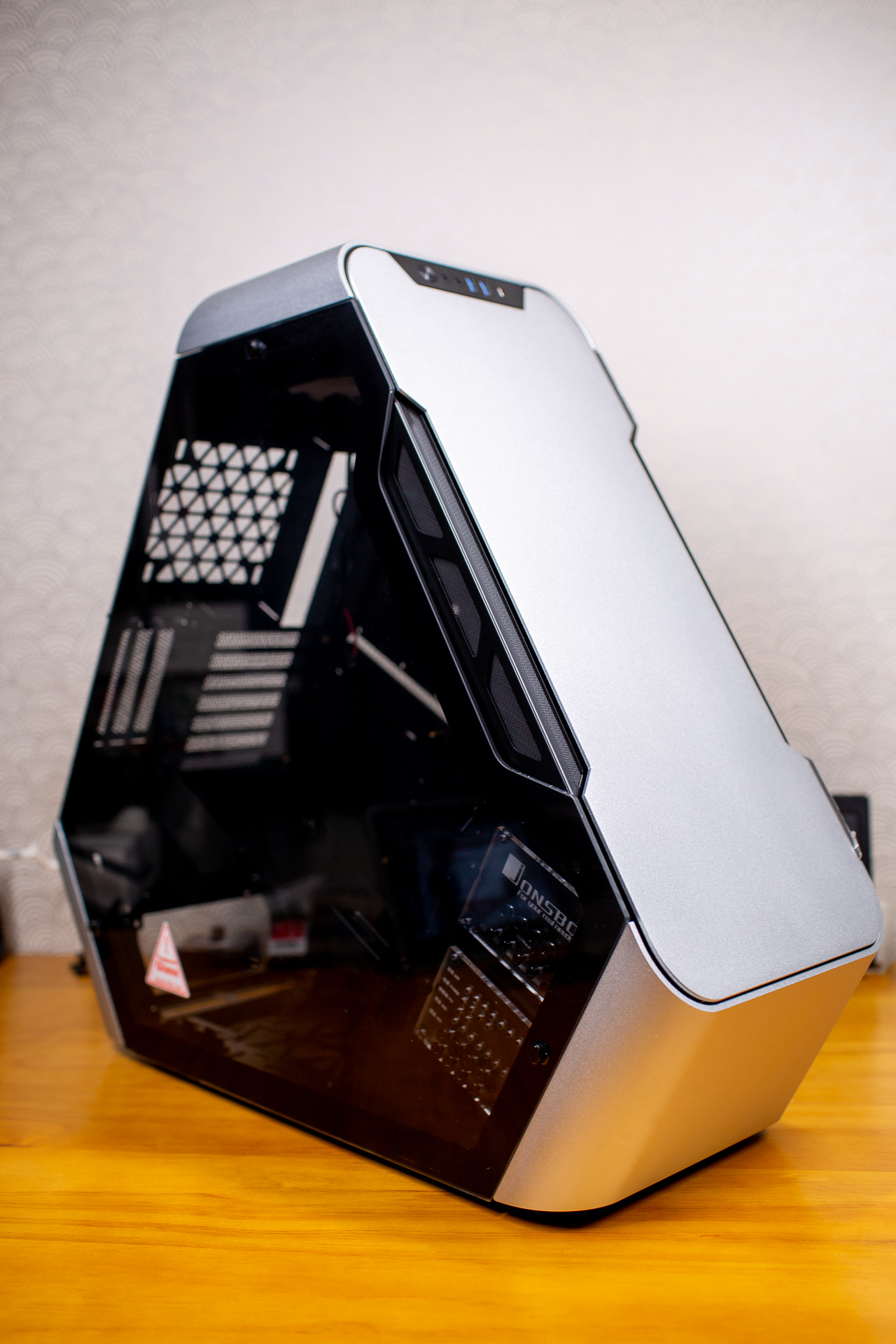 i9-9900K+5600XT主机日常是更适合工作还是游戏？MOD机箱装机分享