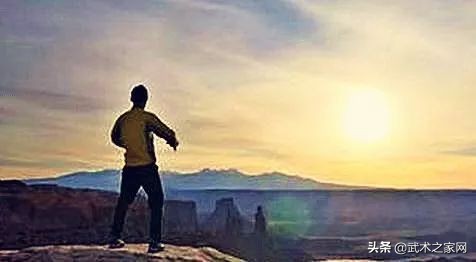 站桩膝盖胀正常,站桩膝盖下方紧