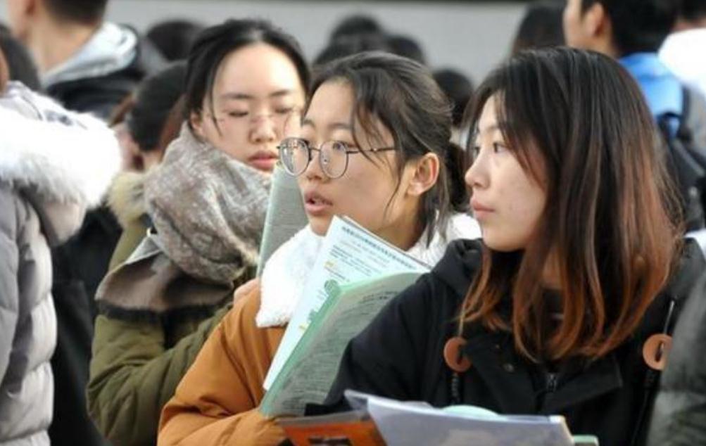 考公培训班一万块钱可以报吗,考公补习班一般收多少钱