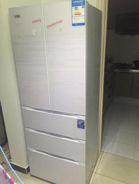 用了十几年冰箱,冰箱储水盒污垢