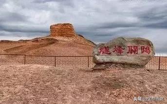 沙漠千年胡杨林,沙漠公路看胡杨林