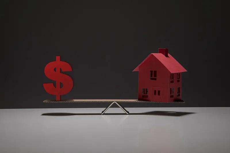 撑不住了！频现工抵房，下半年抢跑已经开始了