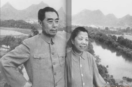 毛主席、周恩来、*小平邓**三位领袖是怎么过春节的?