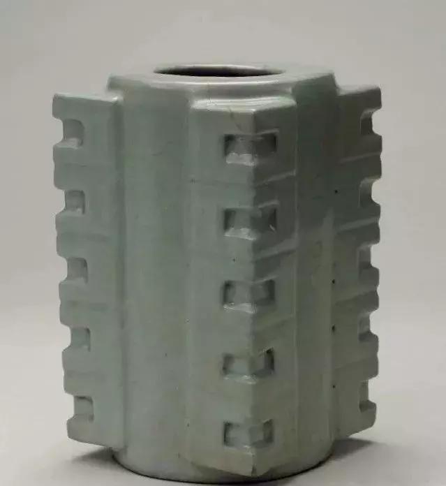 又穷又爱买古董的人,为什么人要花高价买古董