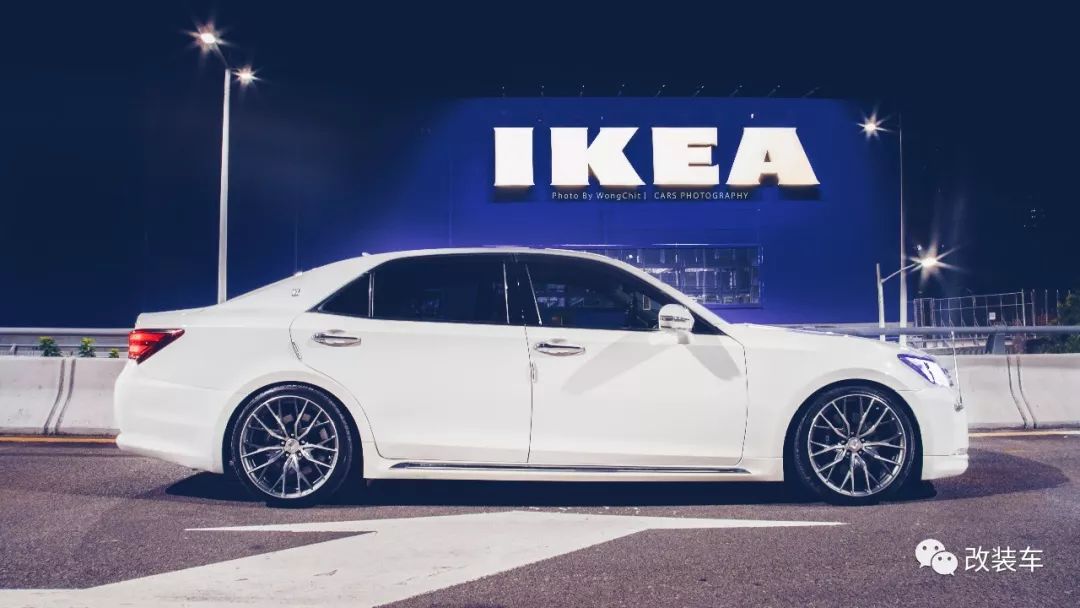 14代丰田皇冠改色,14代丰田皇冠颜值如何