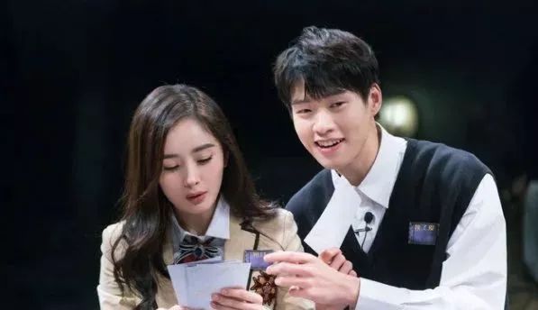 魏大勋杨幂亲密照,杨幂和魏大勋的高甜合集