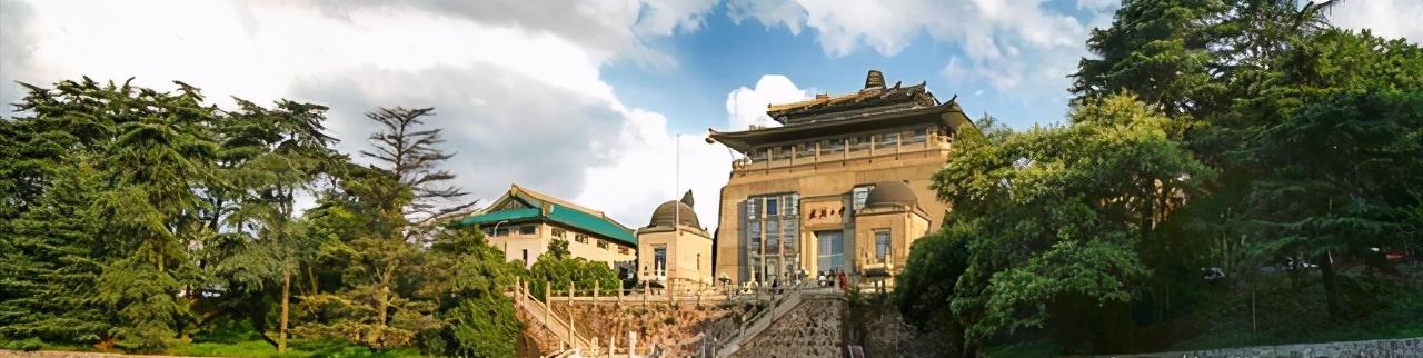 武汉大学和华中科技大学,985高校,实力依旧强,考上不简单