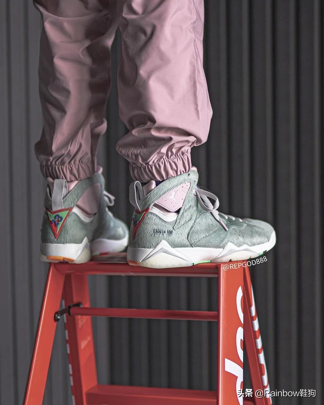 aj7兔八哥2015怎么搭配衣服,aj7兔八哥元年复刻