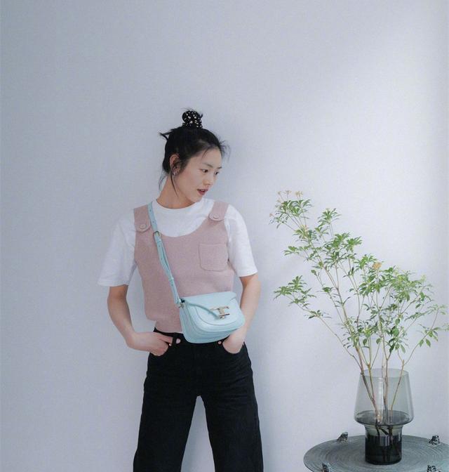 吊带怎么遮手臂上的肉,手臂粗怎么穿吊带才好看