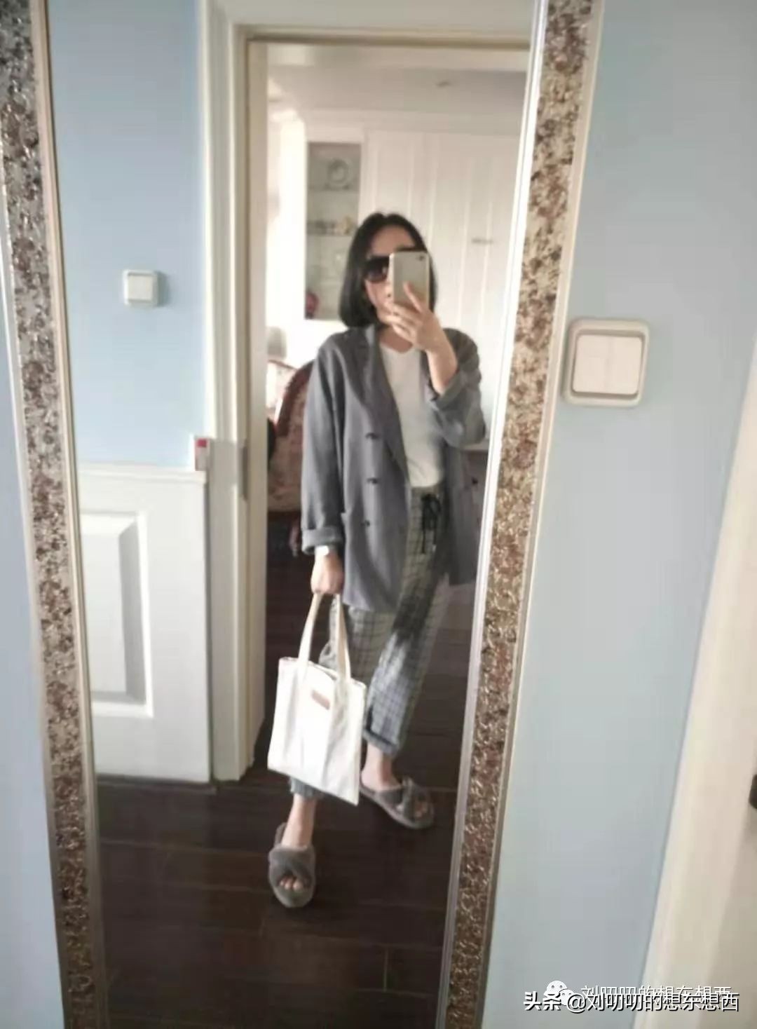 白t穿搭高级感西装,今年超级火的白t加西装外套