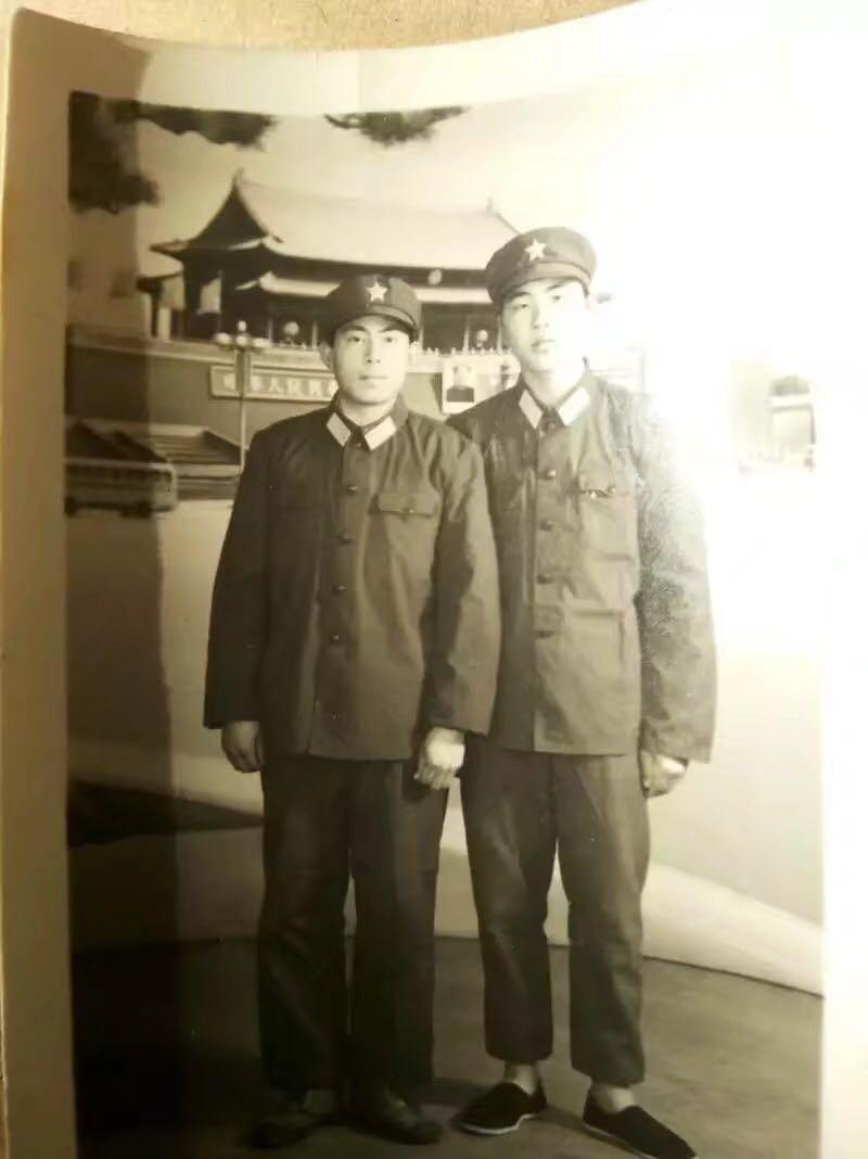 一九六师一零六医院的上空，永远飘扬着战友兄弟情