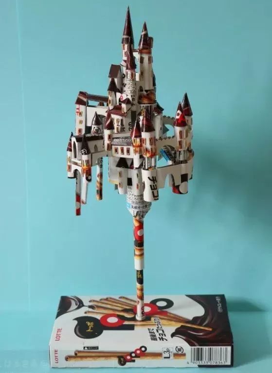 小哥用废纸盒惊艳27万人,跟他一比,我简直是手残