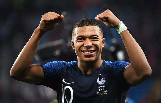 足球球员的偶像都是c罗,球员的偶像c罗