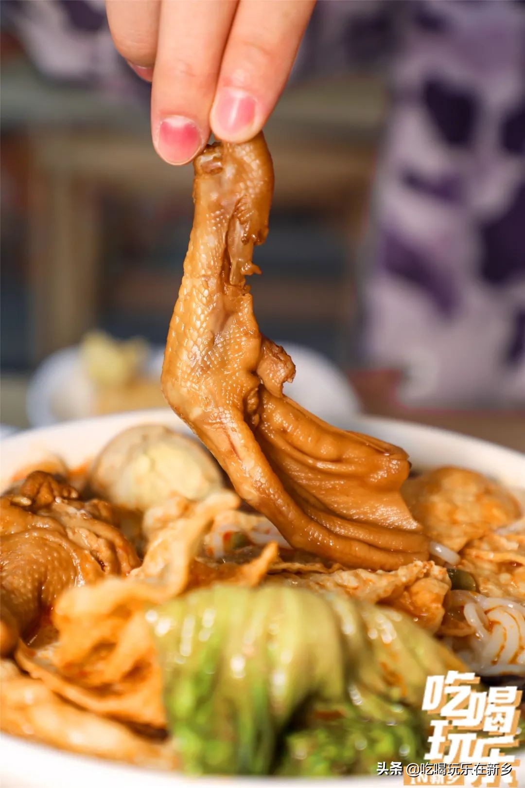 够狠！配料无限加！10余种卤味儿！新乡臭哥儿螺蛳粉拯救你