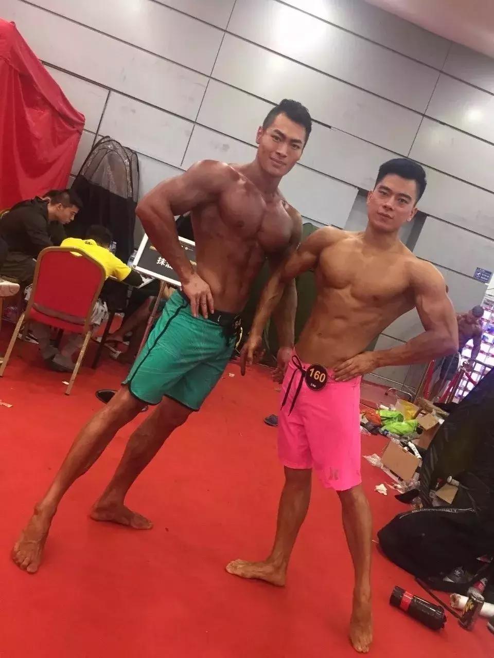 为了健美辞去工作,为了健身自己开了一家健身房