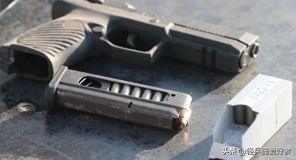 俄罗斯巨蟒手枪,俄罗斯蟒蛇手枪与斑蝰蛇手枪