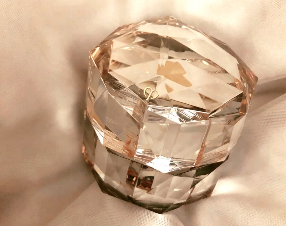 美白补水修复肌肤紧致抗衰的面霜,滋润保湿美白抗衰面霜测评