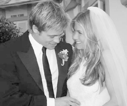 美国甜心魅力依旧！让皮特念念不忘的安妮斯顿当选最会赚钱女演员