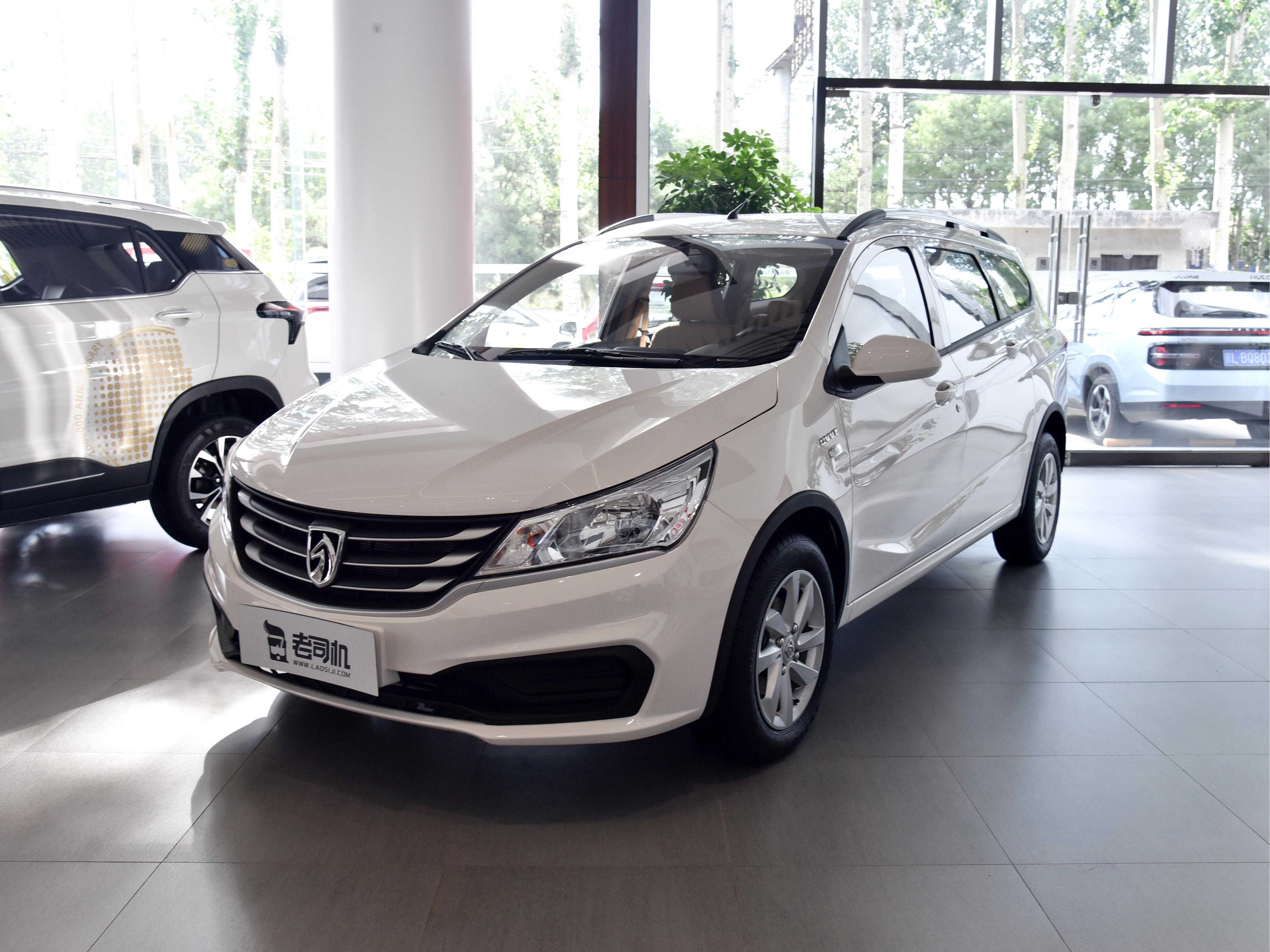 5万左右的新车宝骏310w,6.3l的油耗一公里多少钱