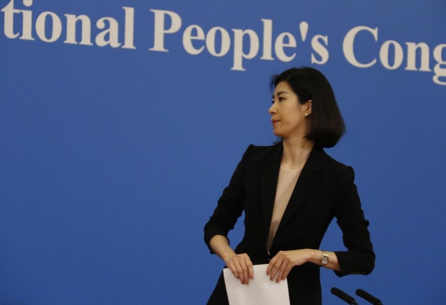 外交部翻译女神张璐古诗,女翻译张璐最新消息