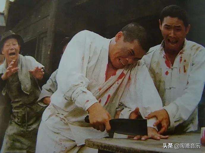 他用一首歌，把所有人困在一段*恋虐**里20年