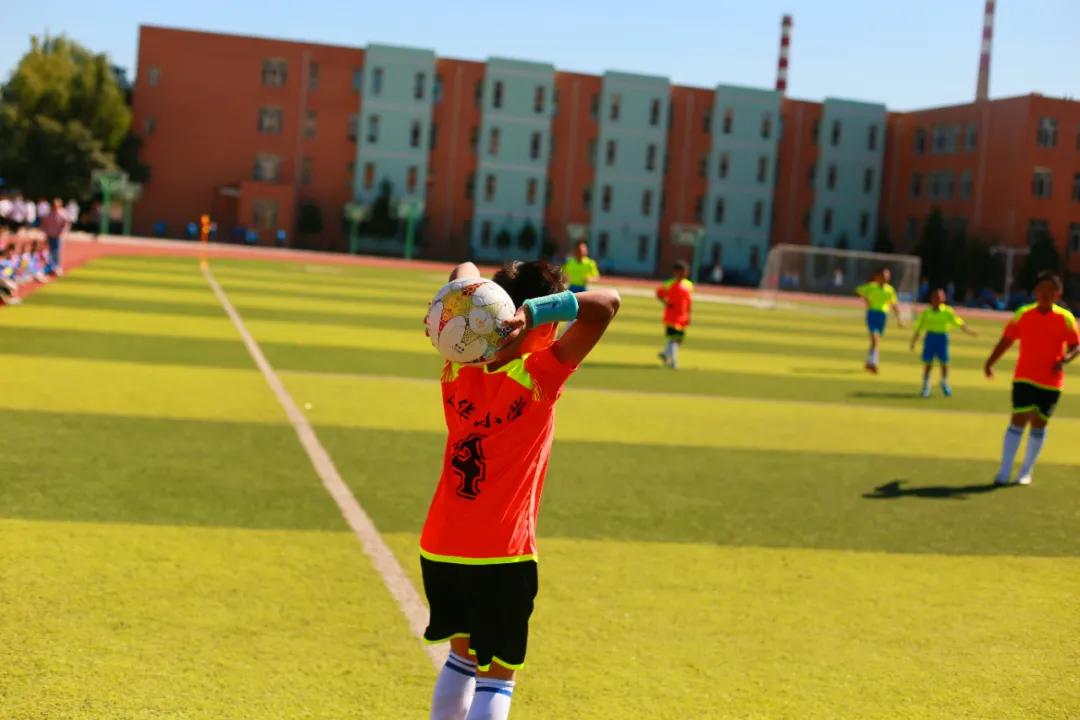 快乐足球放飞自我,青少年校园足球联赛拉开帷幕
