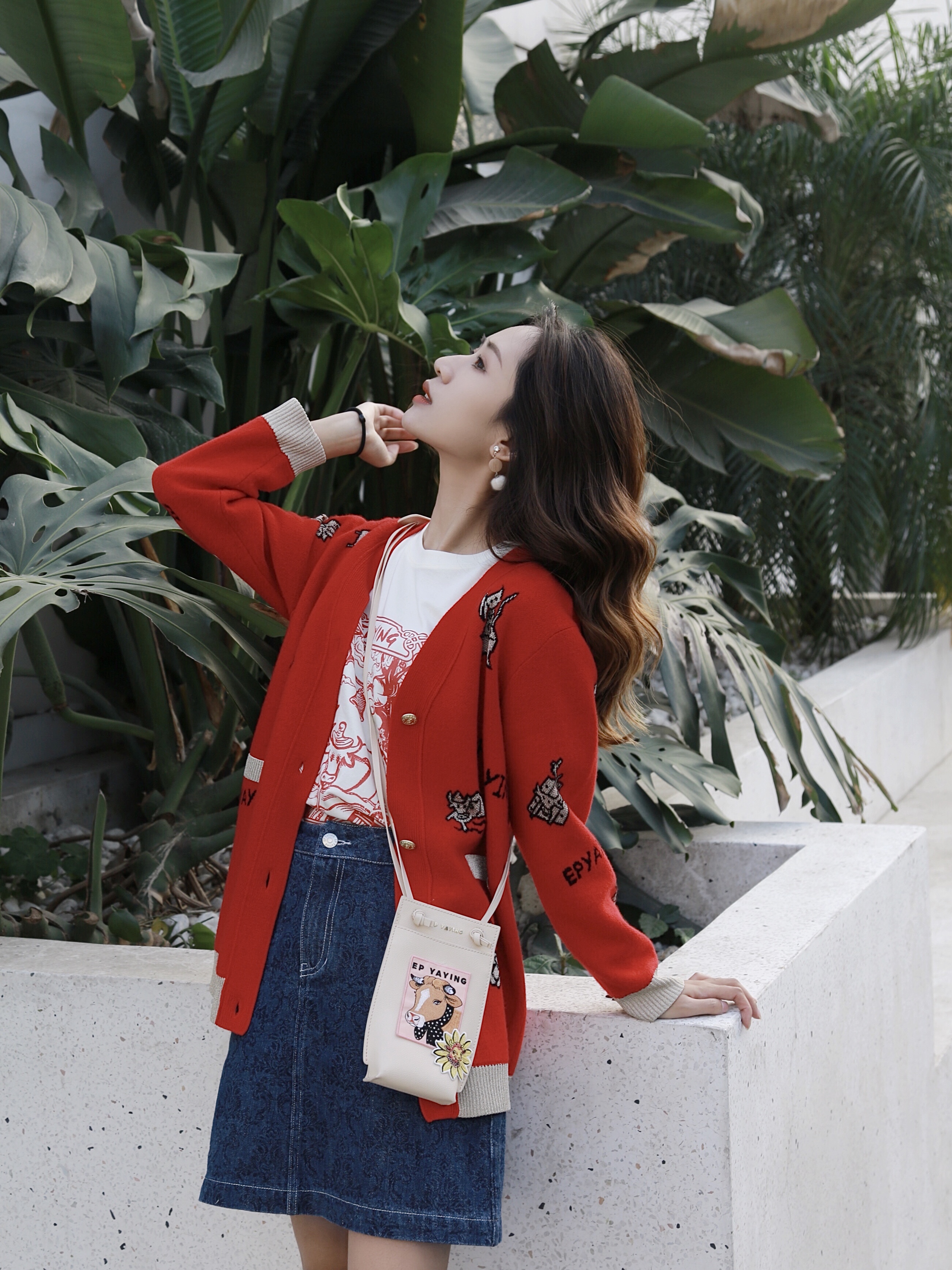 要火的“度假牛”有点萌！牛年小包好俏皮，高性价比雅莹真心爱了