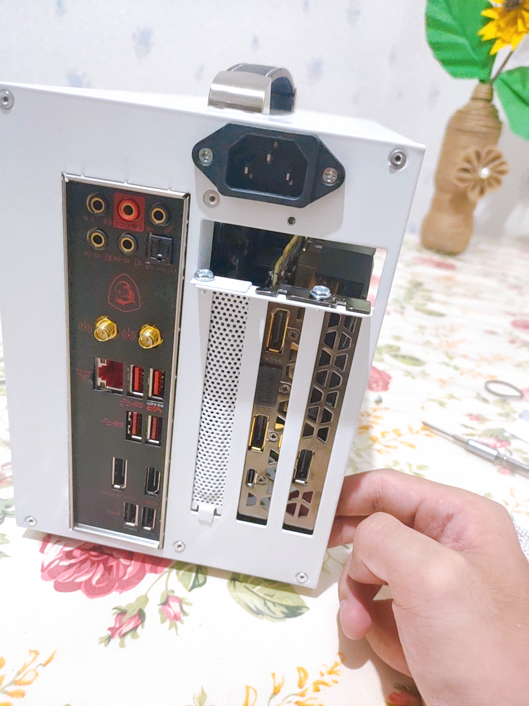 超频三蜂鸟机箱和机械大师c24,超频三蜂鸟2机箱什么材质