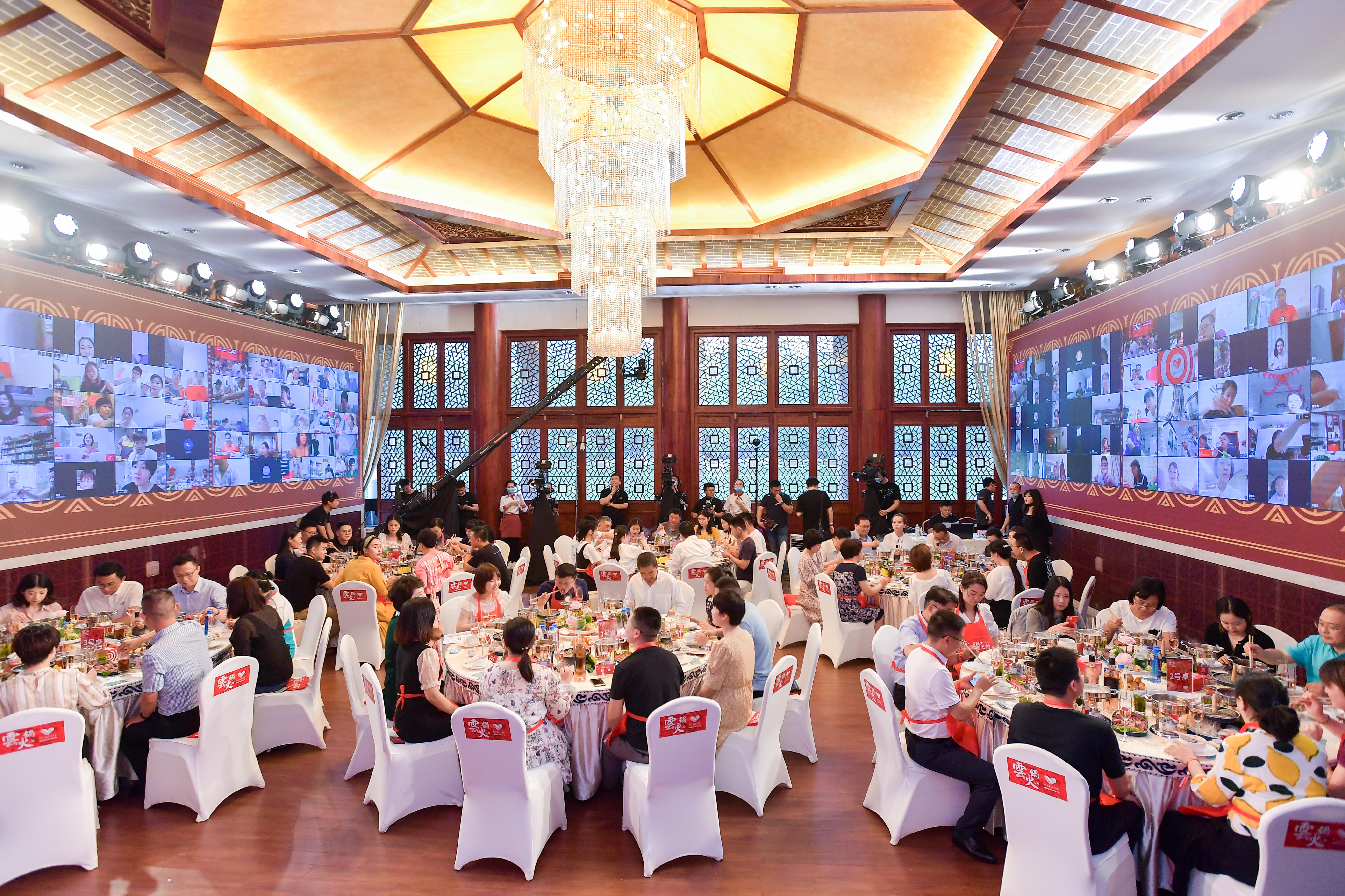 马云火锅之约为援鄂医护当店小二,马云致敬医护人员讲话完整版