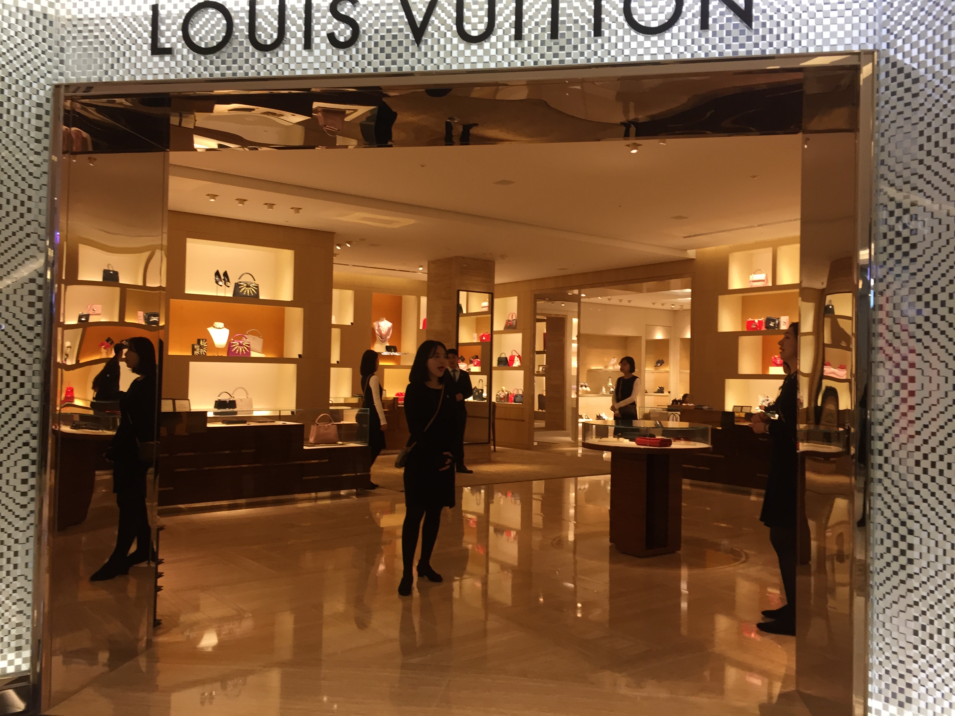 韩国济州岛泰迪熊博物馆最大的熊,济州岛泰迪熊王国