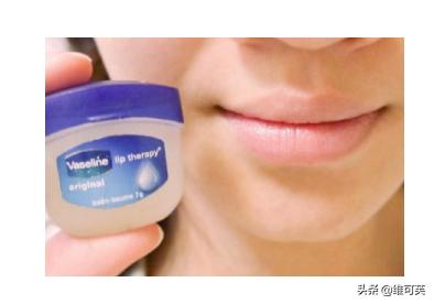 别只用凡士林涂手了，这些小妙招你要知道