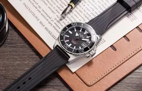 五千买天梭还是金表,天梭海星和汉米尔顿水肺选哪个