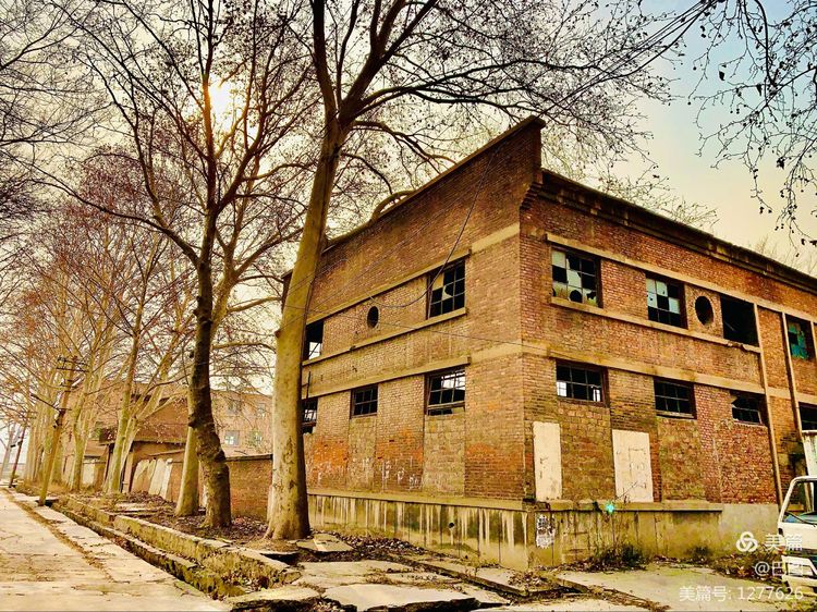 新安老家怀旧行，洛玻砂岩矿成为历史，洛阳水泥厂辉煌不再