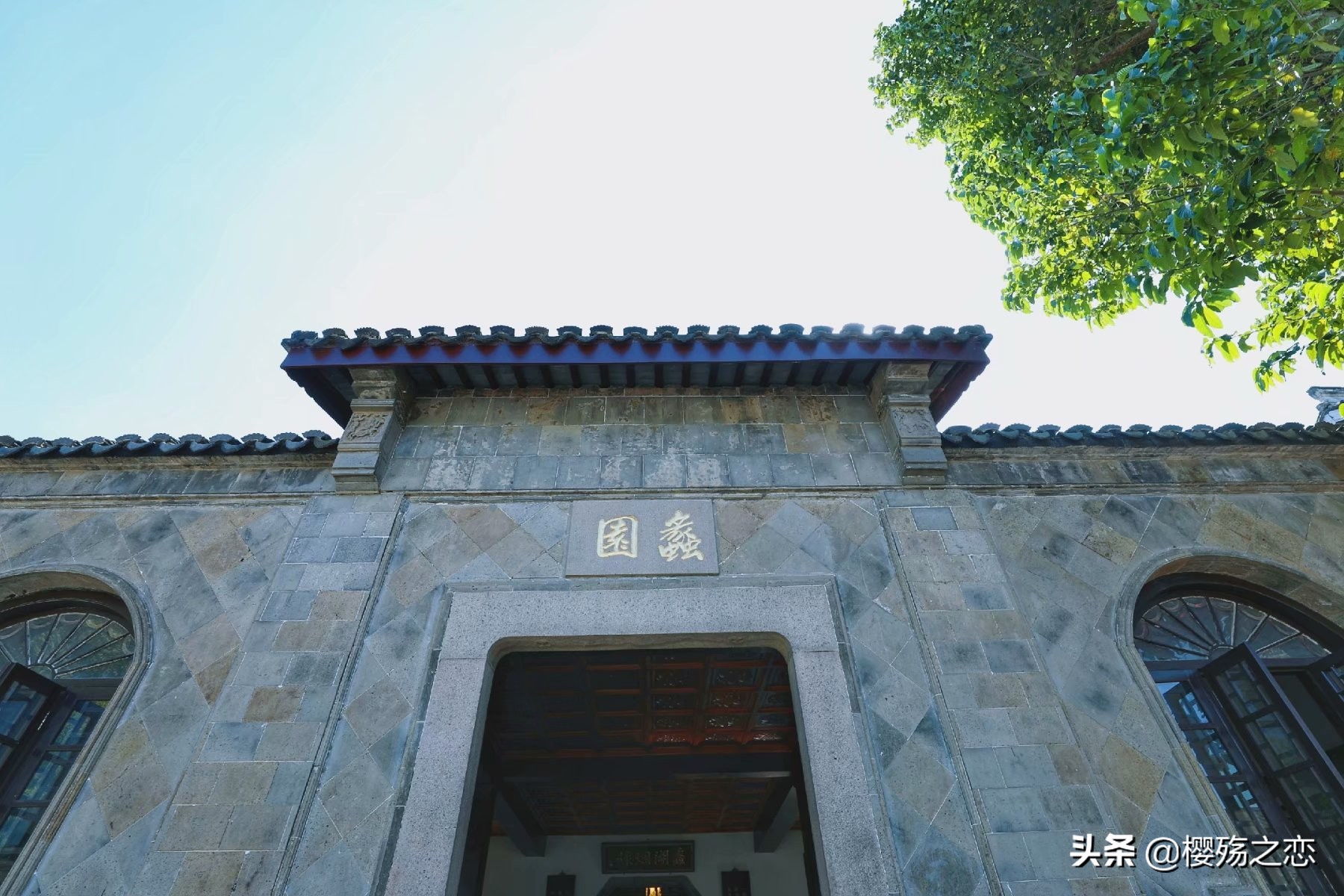 因湖得名的中国一省,因江河湖泊而得名的城市