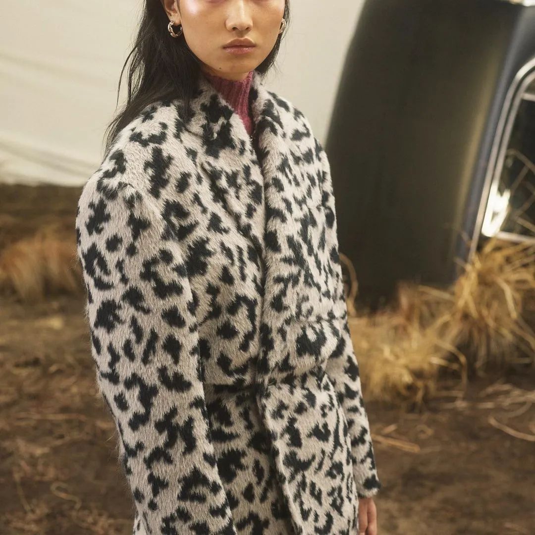 欧阳娜娜同款潮流品牌,欧阳娜娜同款联名卫衣