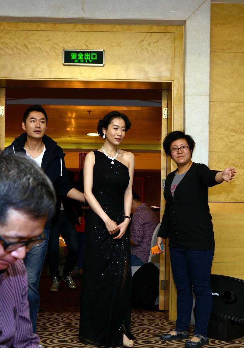 温峥嵘短发造型,温峥嵘优雅气质高清图片