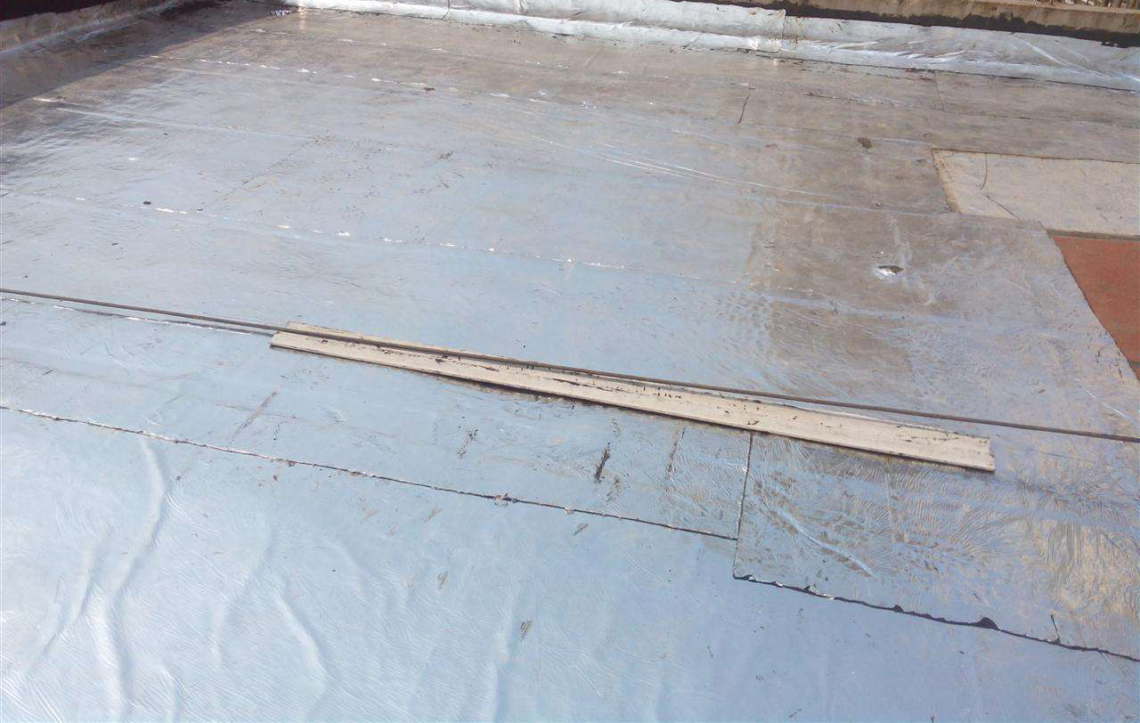 顶楼太热养鸡怎么做隔热,顶楼隔热最有效的方法一个人操作